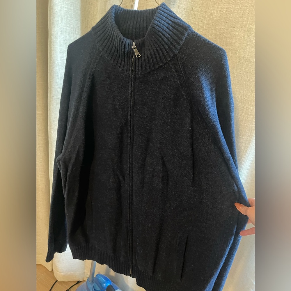 Banana Republic men’s zip front sweater